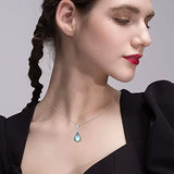 Collier pendentif vintage pierre blanche