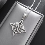 Collier pendentif croix en cristal