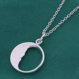 Collier lune couleur argent