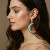 Boucles d'oreilles lune et étoile (couleur argent) porté