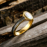 bague pierre de lune en or et noir