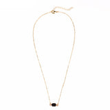 collier avec petites pierres de lune noires