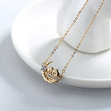 collier demi-lune amoureux