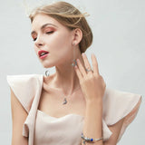 collier lune avec fée bleue