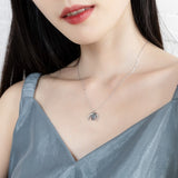 collier croissant de lune avec une pierre de lune