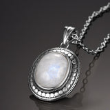 collier pierre de lune ovale couleur blanc