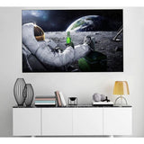 Astronaute sur la lune regardant la terre