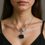 Collier agate jaspe pierre naturelle porté