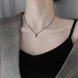 Collier Lune Noire couleur argent