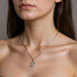 Collier Lune et Étoiles Double Chaîne porté