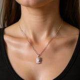 Collier Croissant de Lune Zircons Multicolores porté