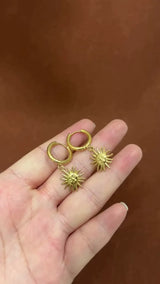 Boucle d'oreille pendante Soleil (Acier)