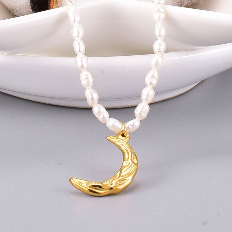 collier lune dorée vintage